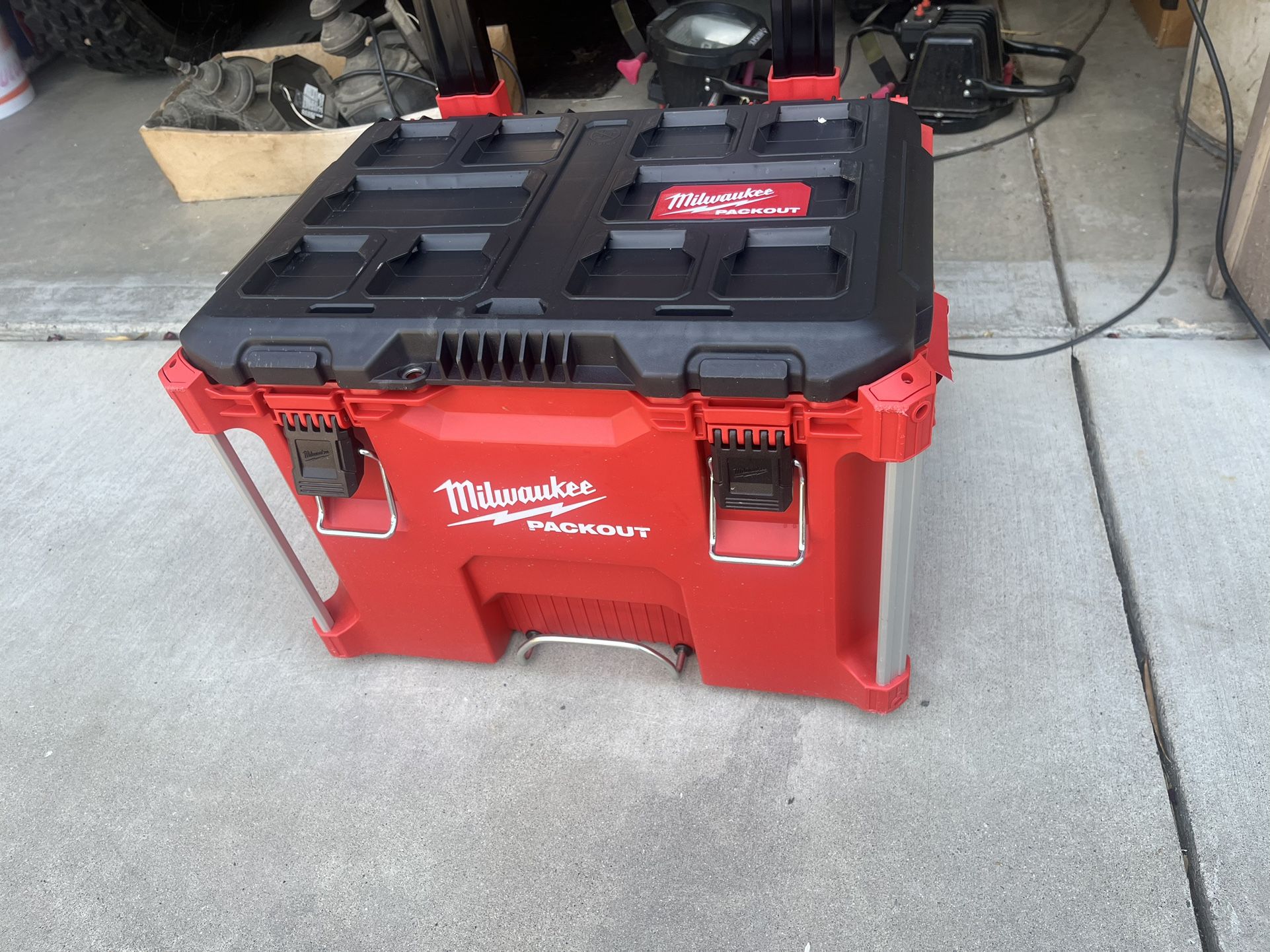 Milwaulkee Packout Rolling Tool Box (brand New)