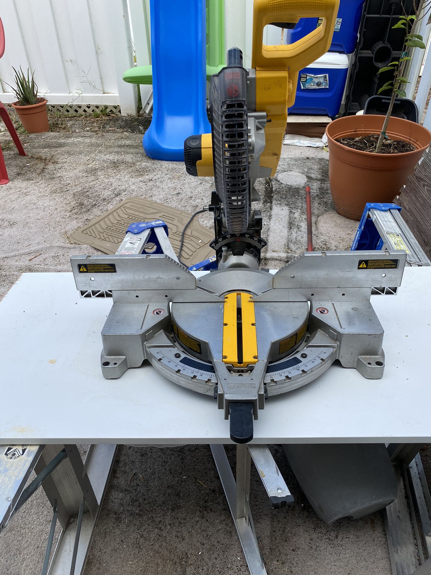 Dewalt 12”miter saw doble bevel