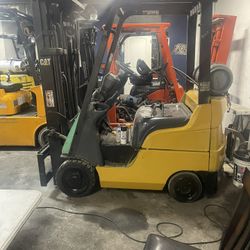 Forklift 