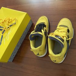 Jordan 4 Lightning 