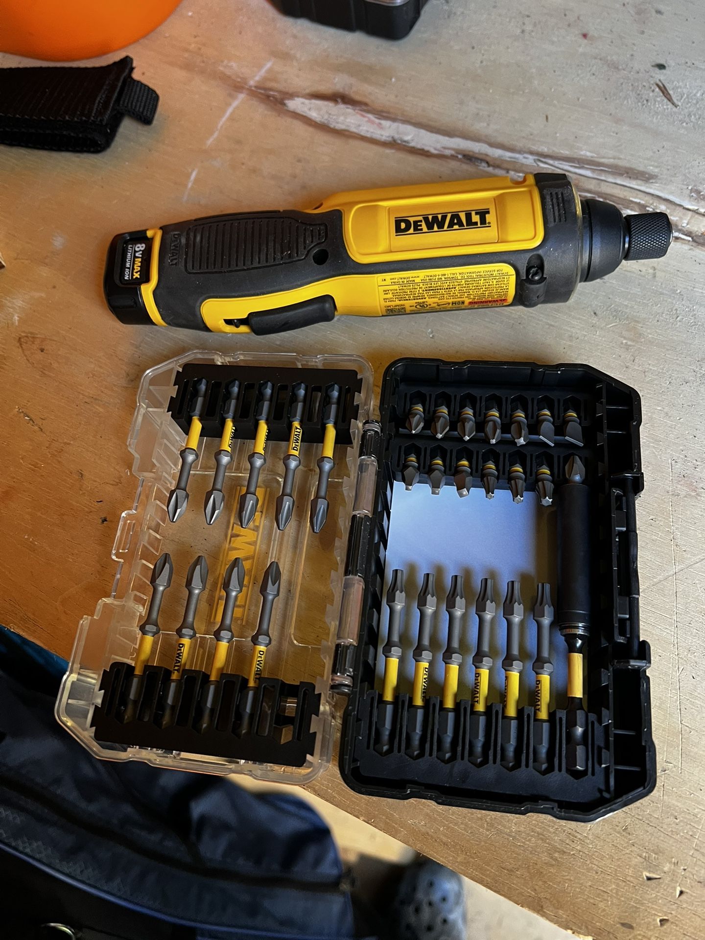 DEWALT 8V MAX Cordless Screwdriver