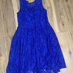 Gardenwed high/low Royal blue lace dress with a zip in the back