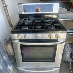 LG stove And Microwave 