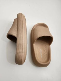 Shoes, BRONAX Slides, Cushioned, Thick Sole, Pain Relief Slippers, Size Women 4 to 6 / Men 3 to 5