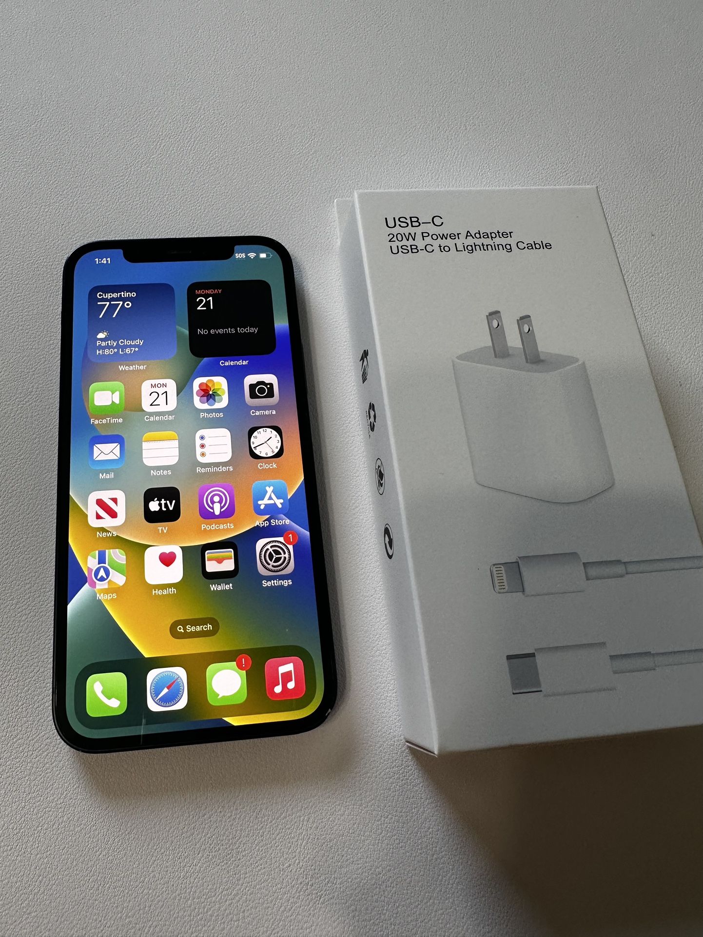 Unlocked Apple iPhone 12 64GB black AT&T T-Mobile Metro PCs Cricket Verizon Straight Talk Cell Phone