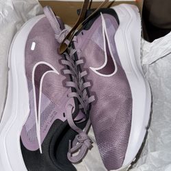 Nikes Size 9 Women
