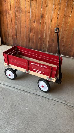 Radio Flyer Town & Country wagon