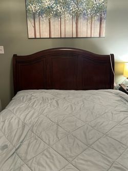 Queen Bedroom Set - MUST GO ASAP