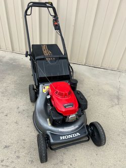 Honda HRC 216 hydrostatic transmission Commercial Lawn Mower