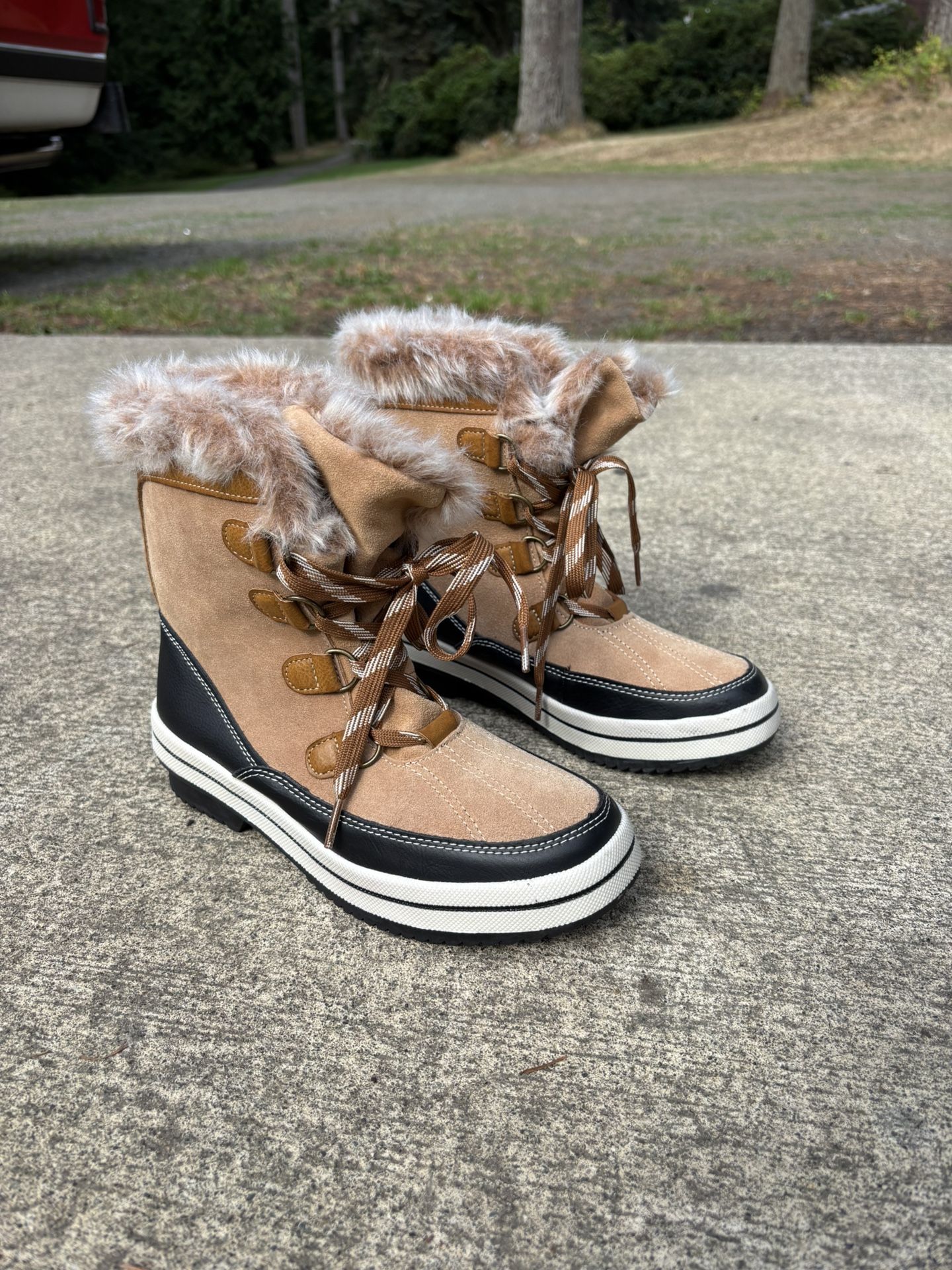 Brand New Winter Boots – Size 7