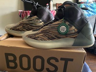 Adidas Yeezy Quantum Boost Sneakers