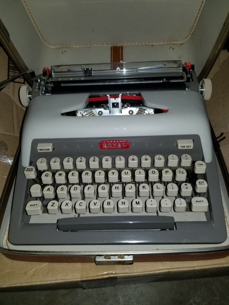 1960 Typewriter Royal Futura  Vintage