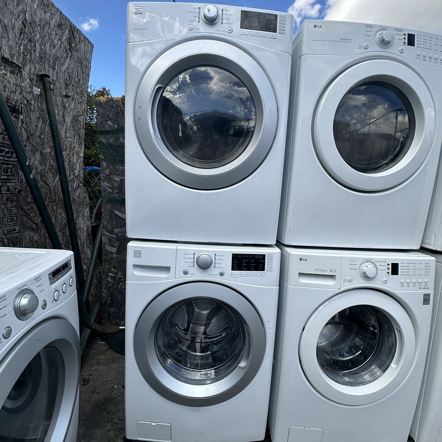 White LG Front Load Washer And Dryer Gas Set We Deliver And Install🚚👨🏻‍🔧
