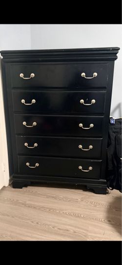Black 5-Drawer Dresser