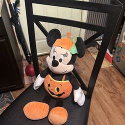 Minnie mouse in a pumpkin