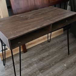 Desk / Vanity / Console table