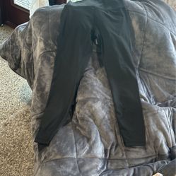 Size Medium Yoga Pants Black
