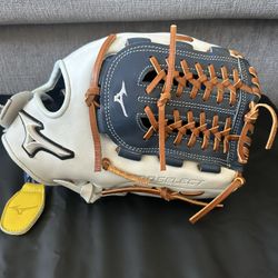 *NEW* 2025 Mizuno 12.5" Pro Select Series Fastpitch Glove