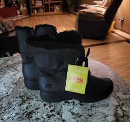 NEW W/TAGS WOMEN'S SIZE 8 TOTES FUR LINED SNOW BOOTS