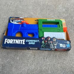 Fortnite X Nerf Collaboration Super Soaker Water Gun Compact Smg 