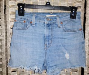 FIRM IN MERCED ‼️ WOMEN'S SIZE 25 LEVI SHORTS
