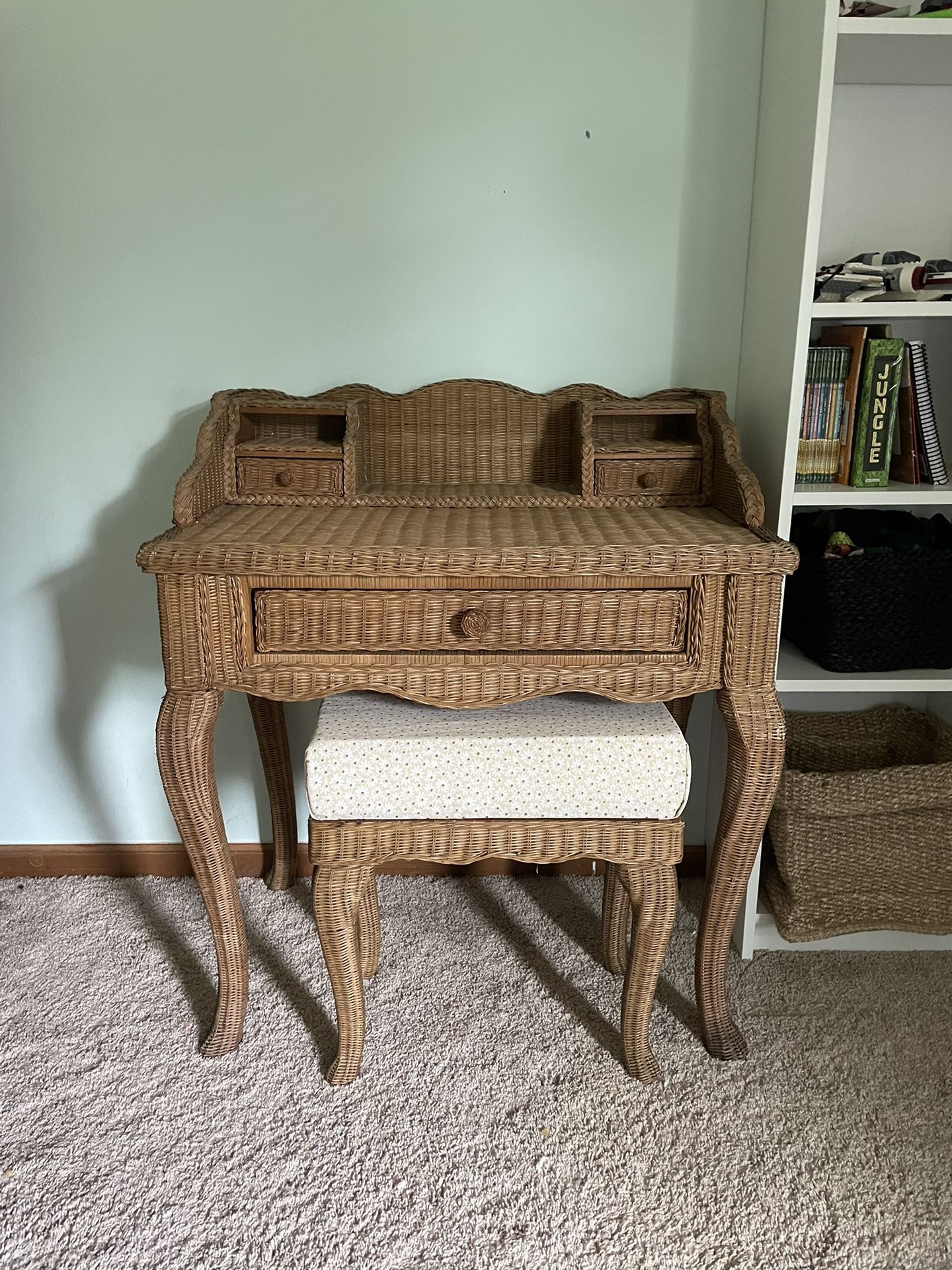 Very Cute Wicker Vanity