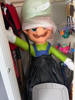 Luigi piñata