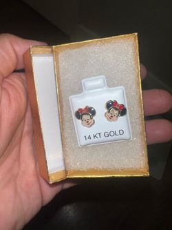 Minnie Mouse earrings