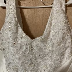 A beautiful plus size wedding dress do you know my tablet now old