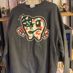 2 Xl Sweatshirt And Hoodie All For $20