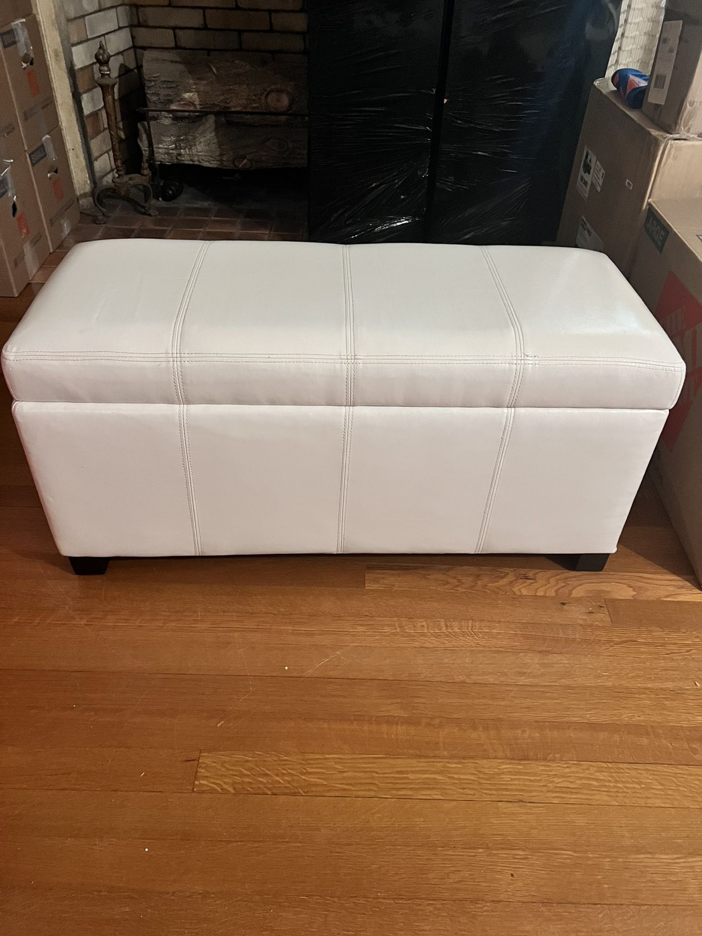 White Leather Ottoman With Storage for Sale in Miami Beach, FL - OfferUp