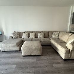 Ashley’s 7 Seater Sectional 