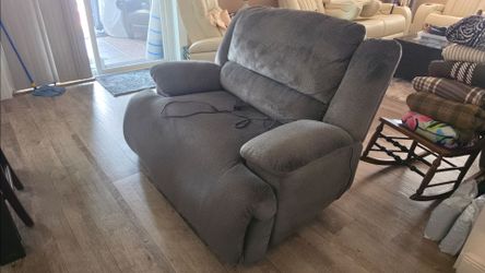 Extra wide Power Recliner