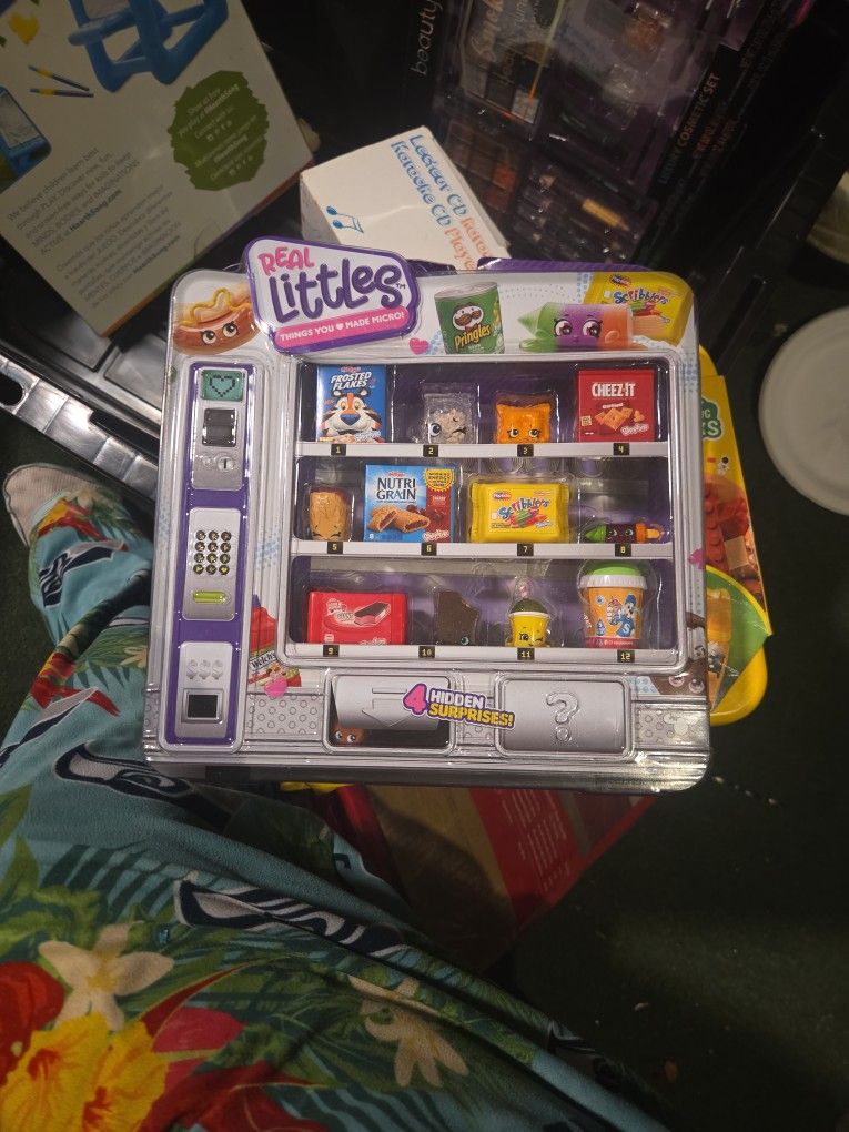 16 Piece Real Littles Shopkins