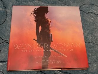 Wonder Woman ( Collectors Book/Gal Gadot) 