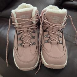 Size 8, Women's Hiking Boots