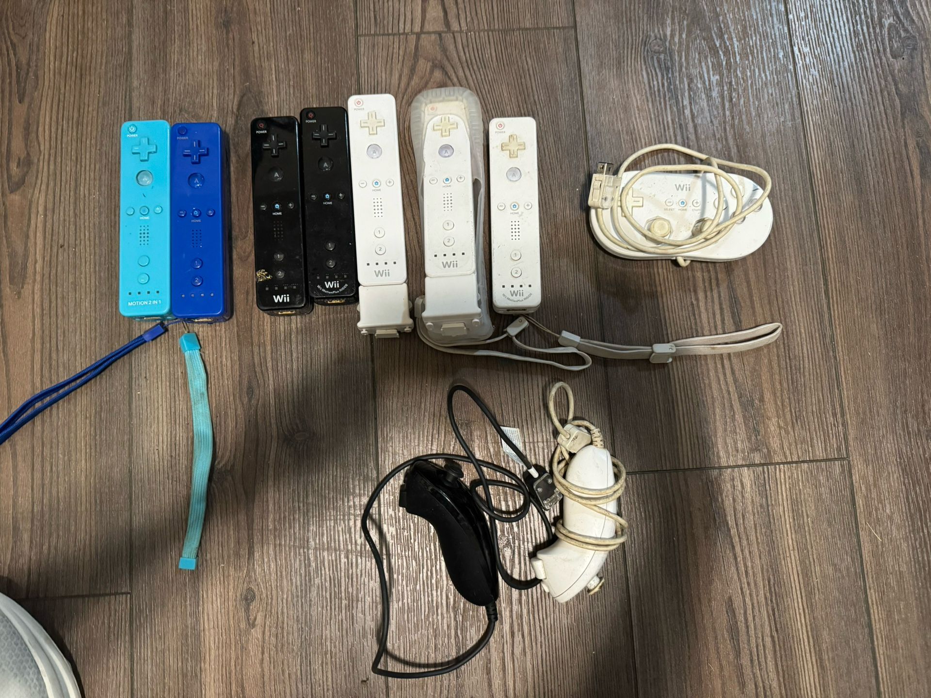 Wii And Wii U Controllers For Sale