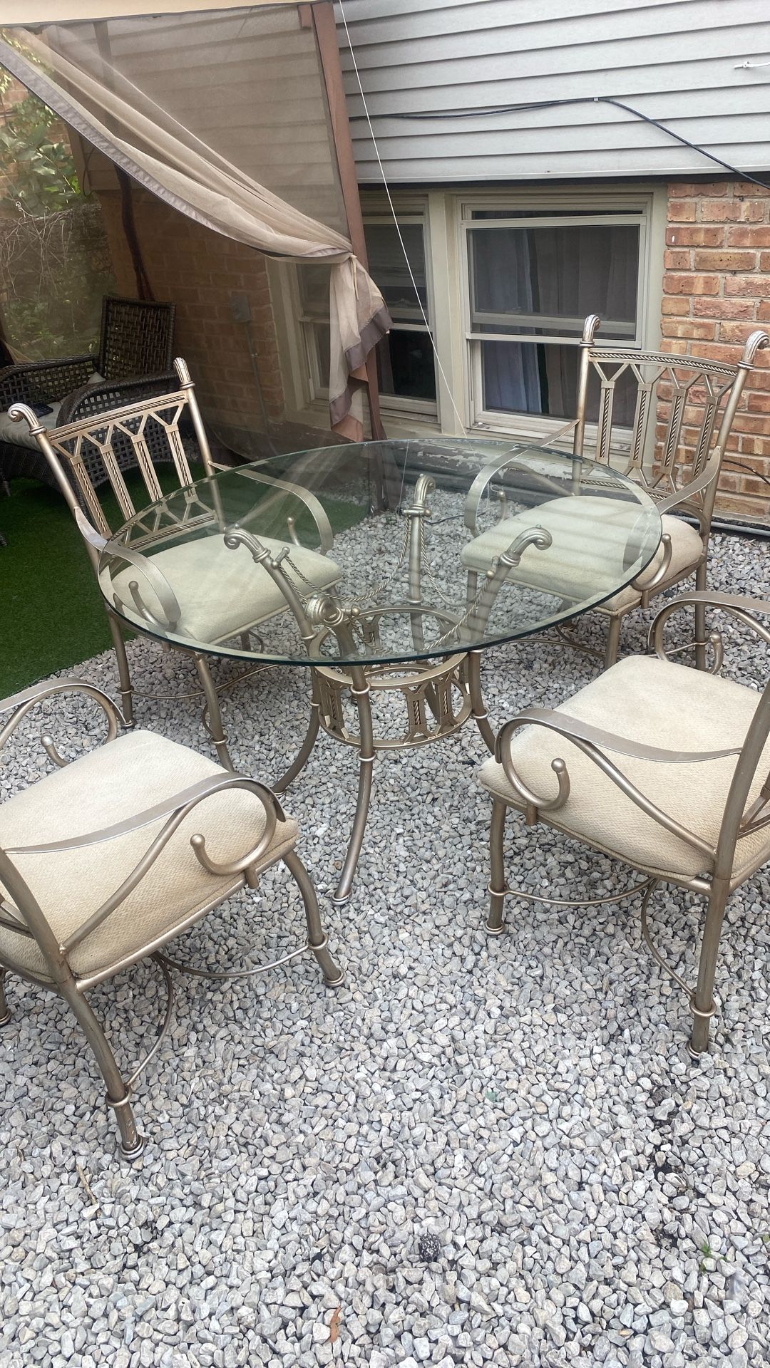 Table & 4 chairs