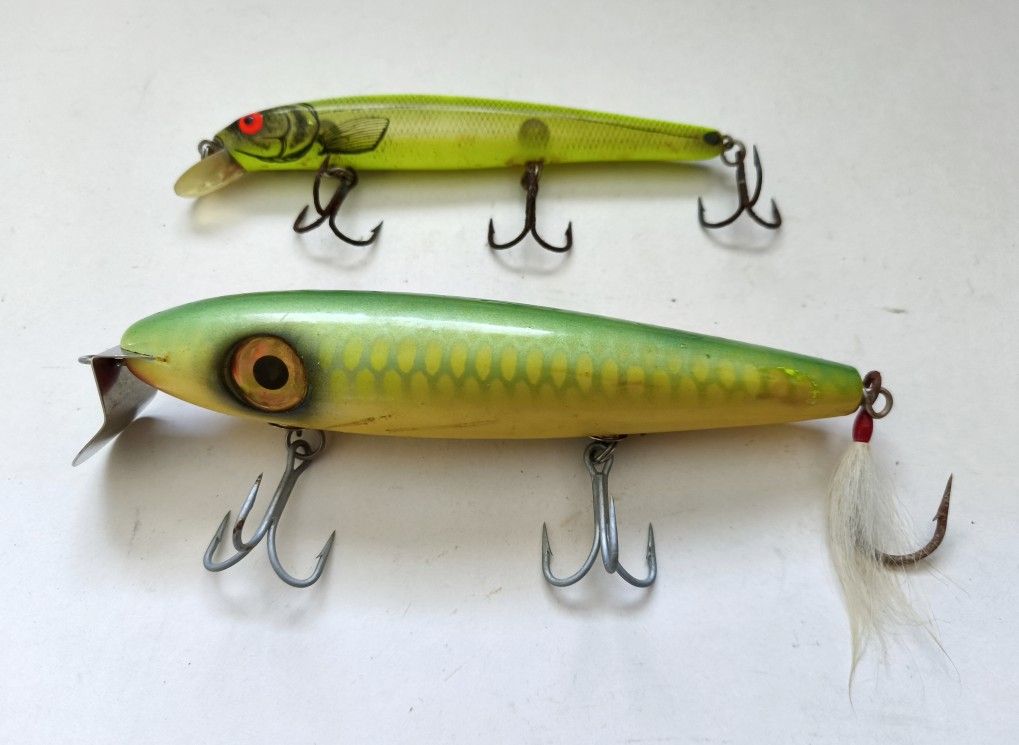 Lot of Two Salt Water Jerkbait 3 Hook 7 in & Jerkbait 3 Hook 6 in Lures