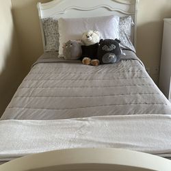 White Twin Bed and Dressed Set 