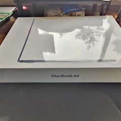 Brand New Sealed MacBook Air M2 256gb SSD