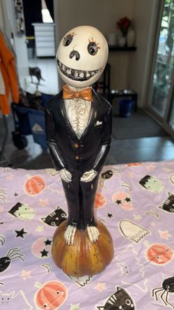 Gothic Skeleton Groom Tabletop Decor – Halloween Pumpkin Figurine
