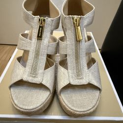 Micheal Kor Wedges Size 6 Brand New 