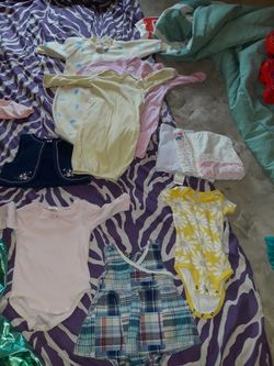 Baby girl clothes sizes 0-6 months Carter, Old Navy.