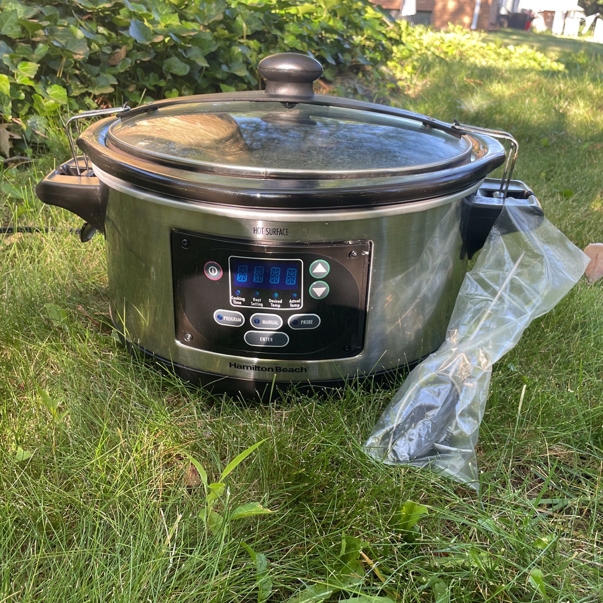 Slow Cooker - Almost New!