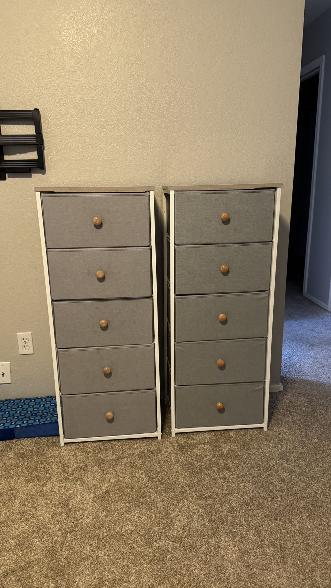 2 Dressers
