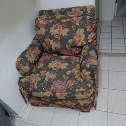 Over Size Chair 