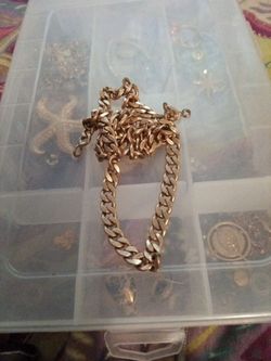 Broken gold chain