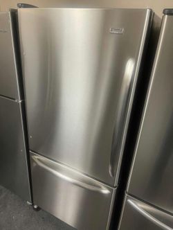 Kenmore Bottom Freezer Stainless Steel Fridge in Excellent Condition