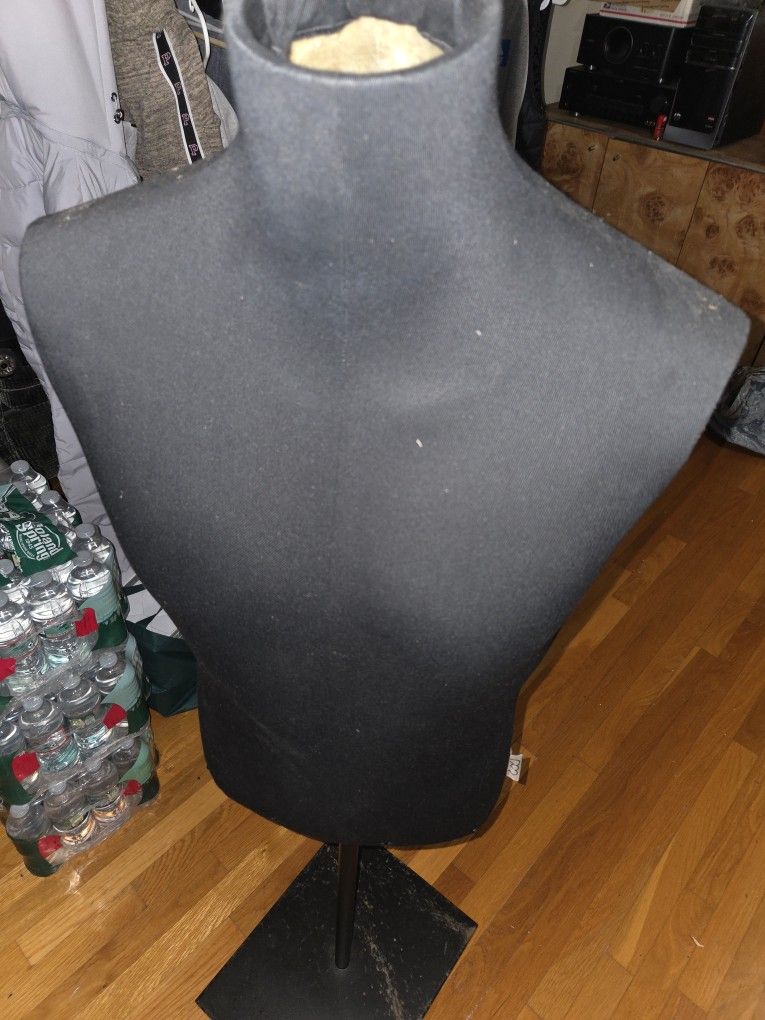 Pop mannequins